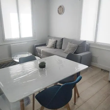 A 2 Pas De La ル・ポルテル