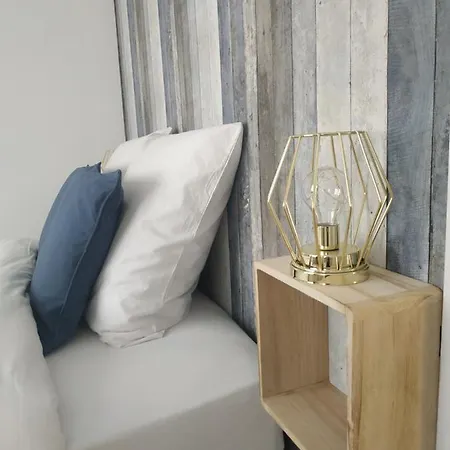 A 2 Pas De La * Le Portel