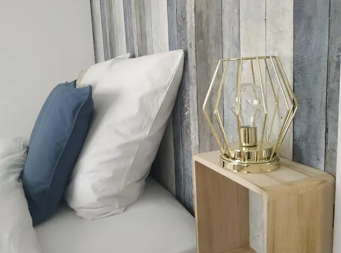 A 2 Pas De La * Le Portel